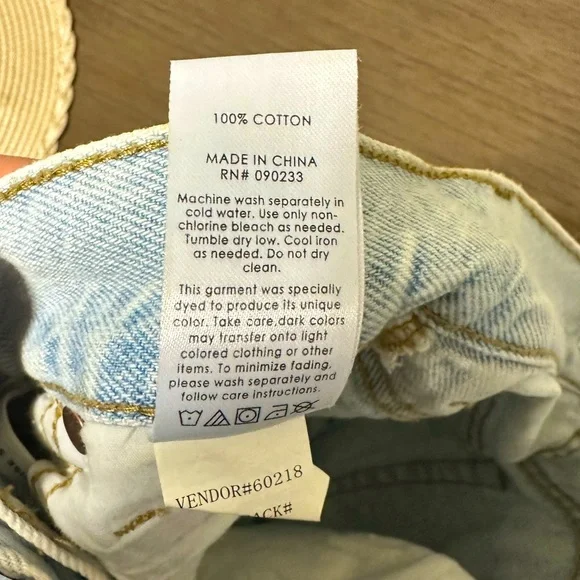 PacSun women’s high waist distressed mom jeans - Picture 7 of 7